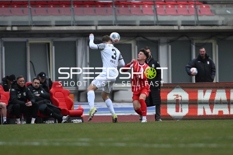 Zweikampf um den Ball