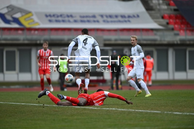 Zweikampf um den Ball