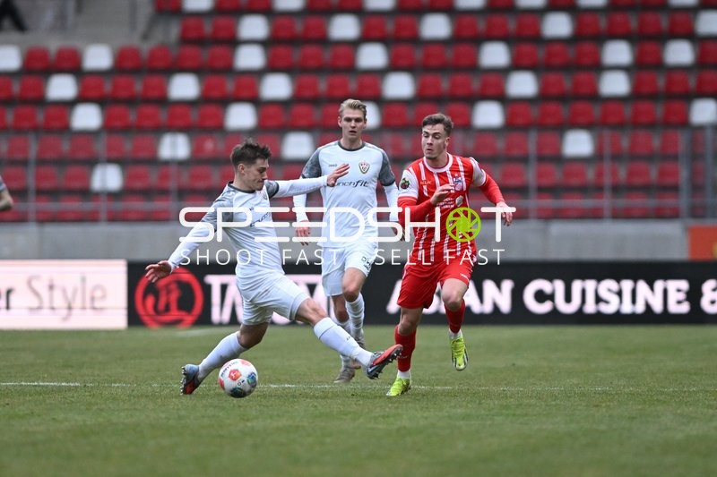 Zweikampf um den Ball