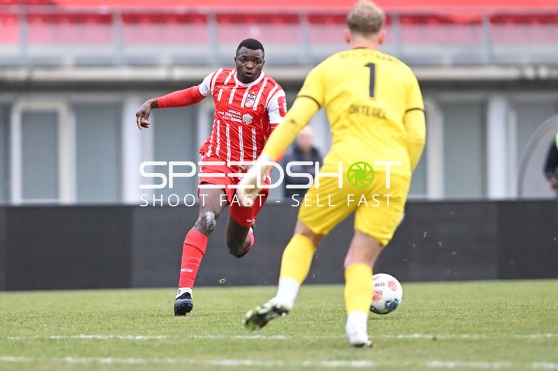 Spielszene mit Ballkontrolle