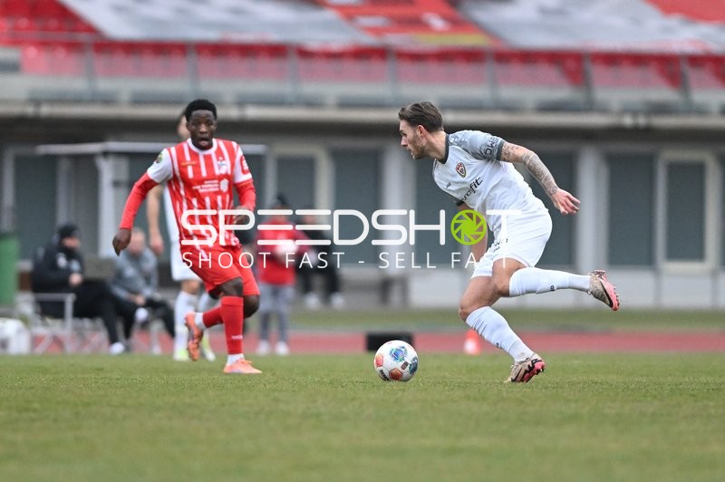 Zweikampf um den Ball