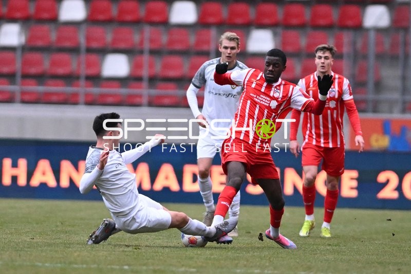 Zweikampf um den Ball