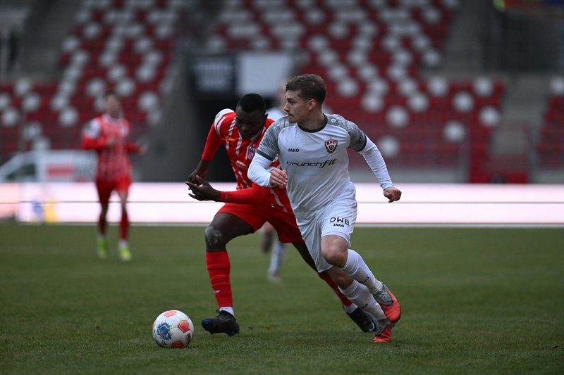 Zweikampf um den Ball