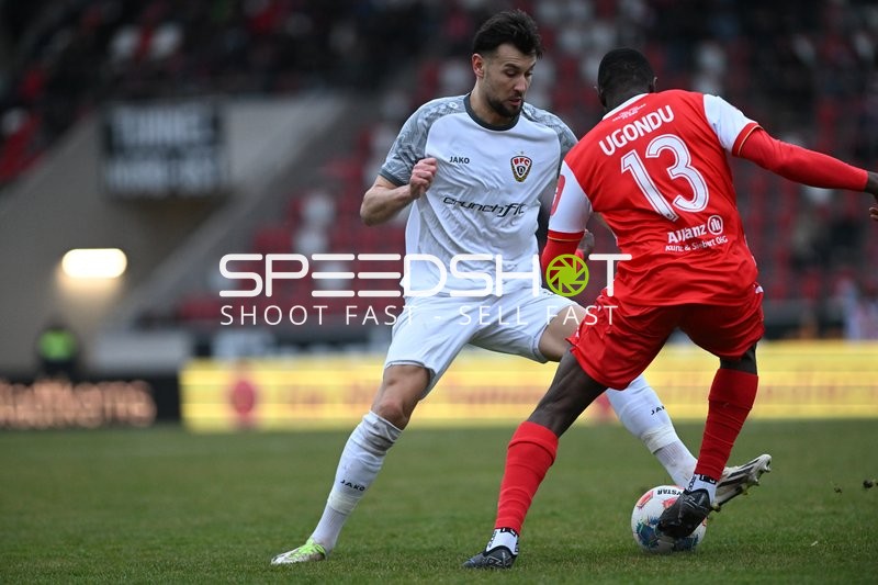 Zweikampf um den Ball