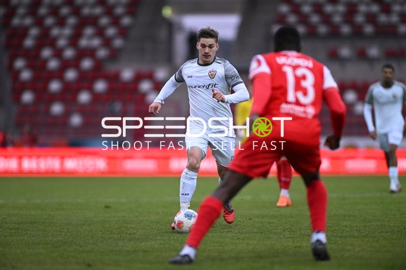 Zweikampf um den Ball