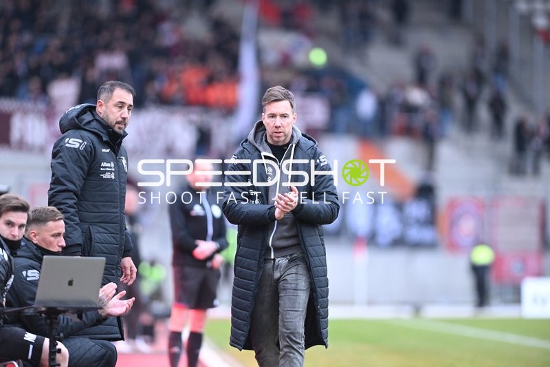 Trainer an der Seitenlinie