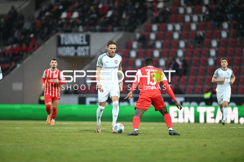 Ballkontrolle und Verteidigung