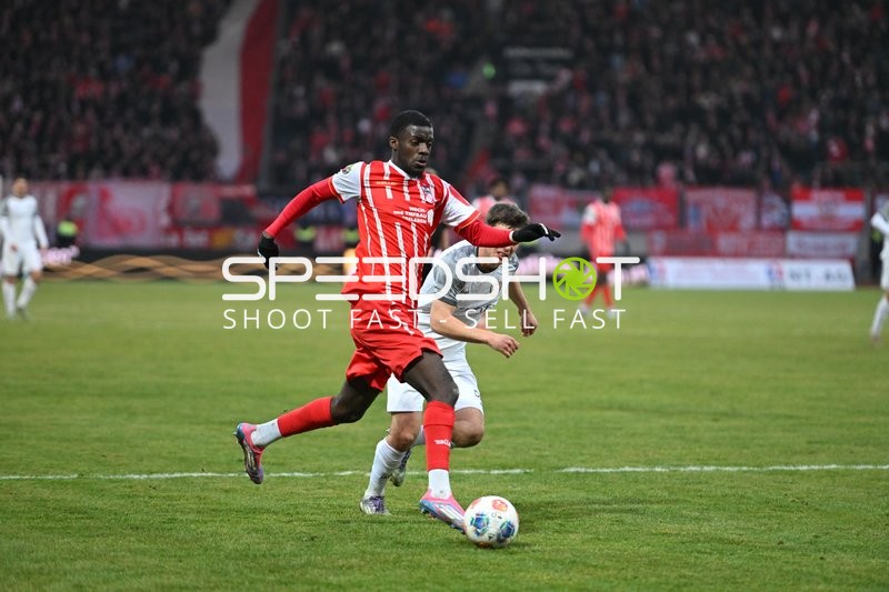 Zweikampf um den Ball