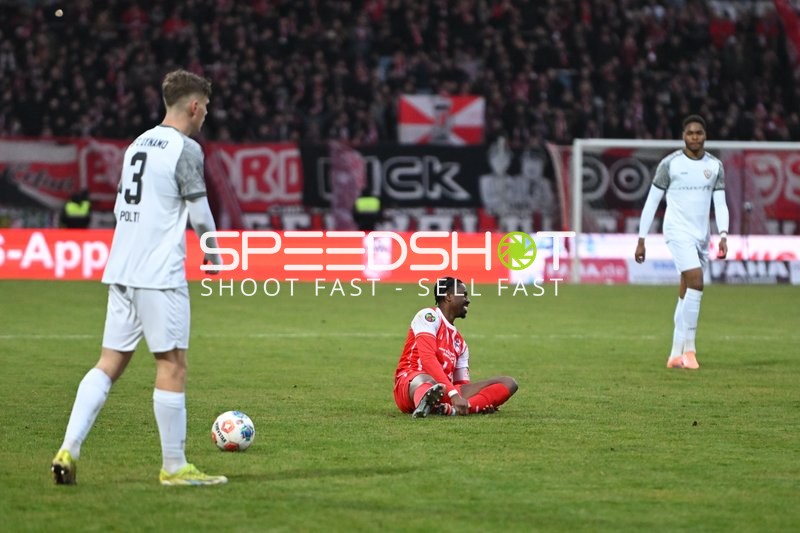 Verletzter Spieler auf dem Feld