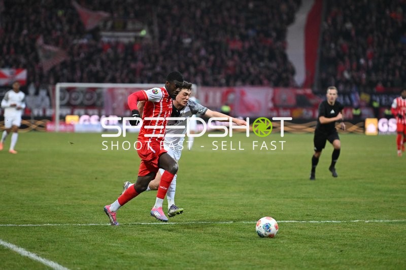 Zweikampf um den Ball