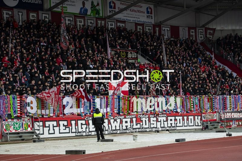 Fans im Steigerwaldstadion