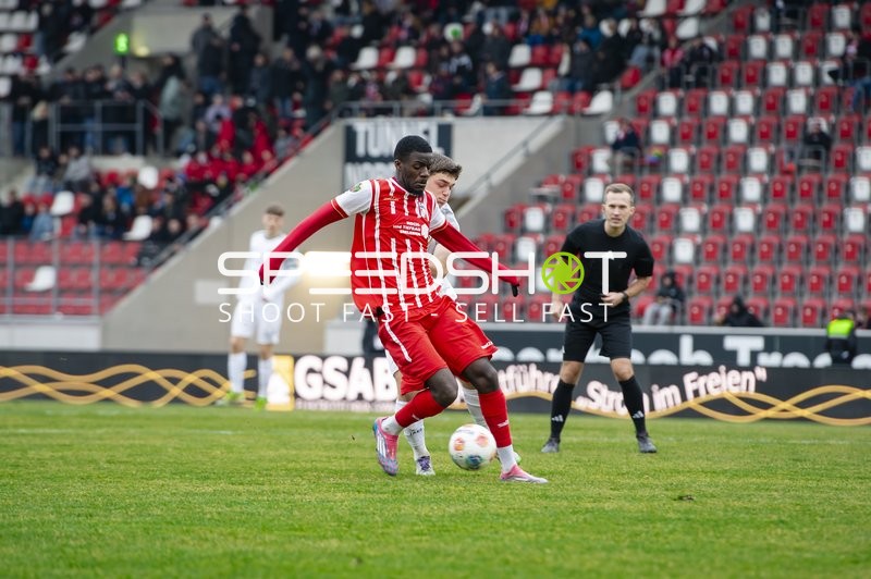 Zweikampf um den Ball