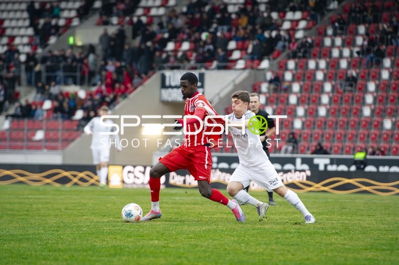 Zweikampf um den Ball