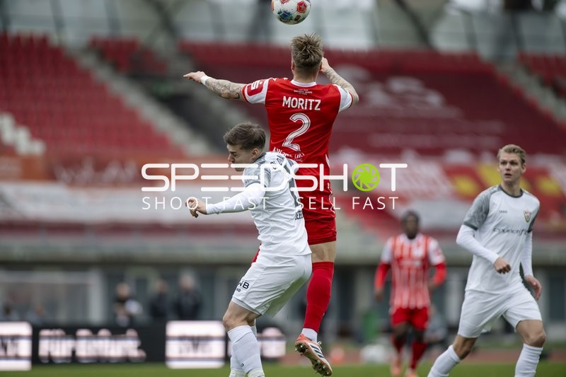 Zweikampf um den Ball