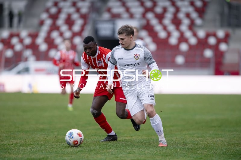 Zweikampf um den Ball