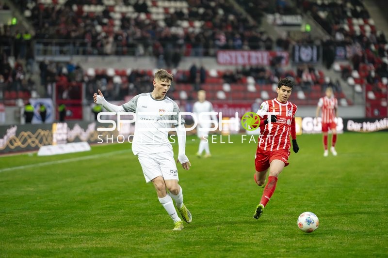 Zweikampf um den Ball