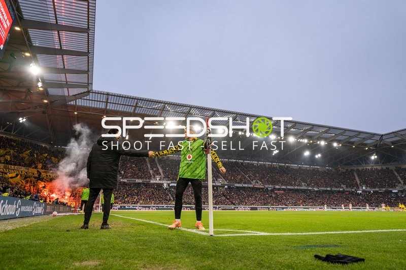 Begrüßung am Eckfahnenbereich