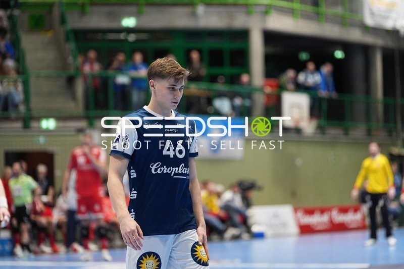 Julian Fuchs (46; Bergischer HC) in Aktion