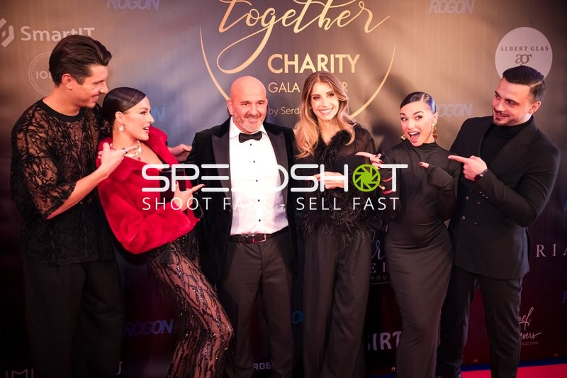 Networking beim Charity Gala Dinner im Winter Varieté