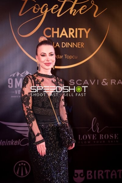 Posing beim Charity Gala Dinner