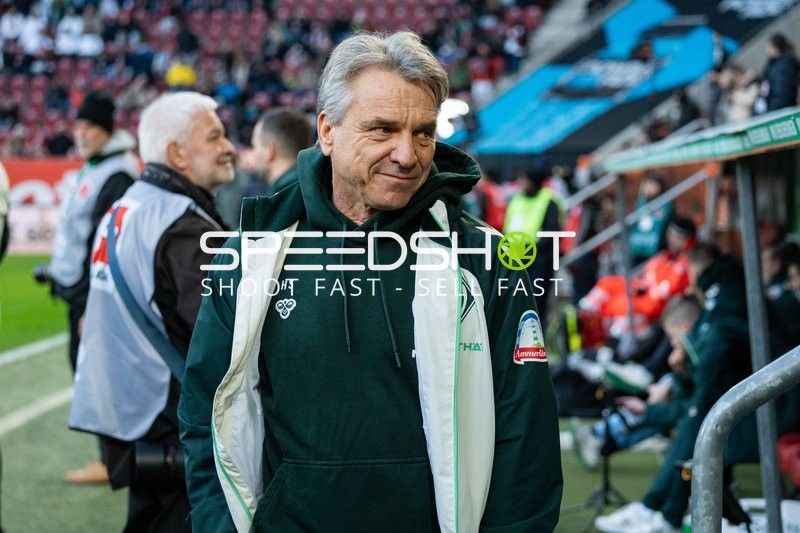 Trainer an der Seitenlinie