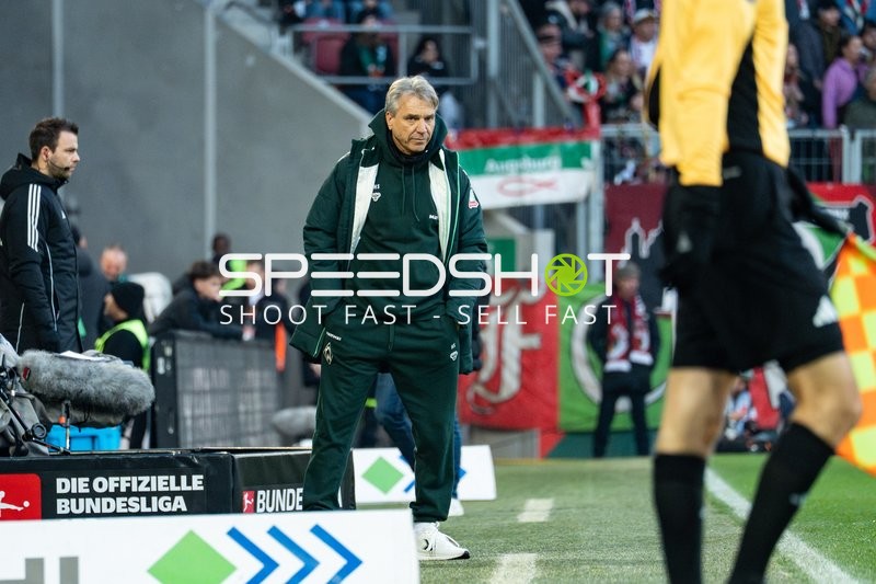 Trainer an der Seitenlinie