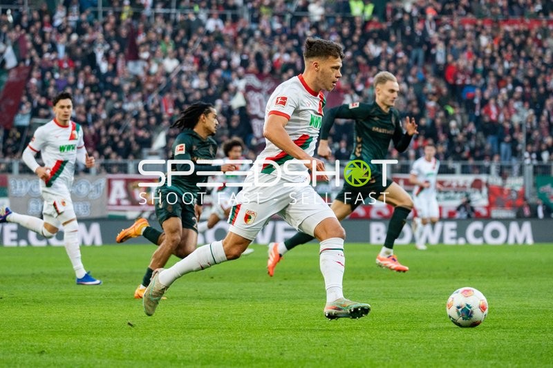 Spieler mit Ball in Aktion