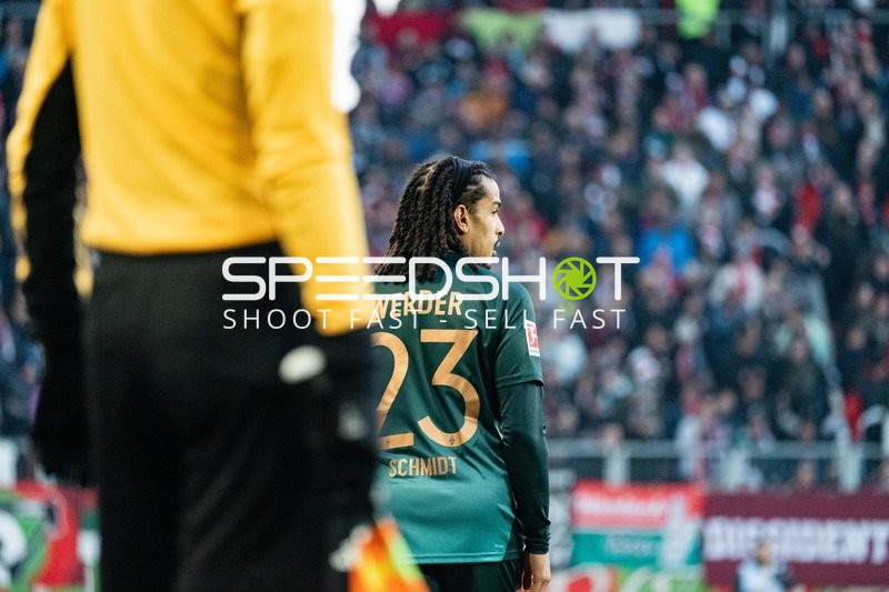 Spieler Isaac Schmidt (23; SV Werder Bremen) auf dem Feld