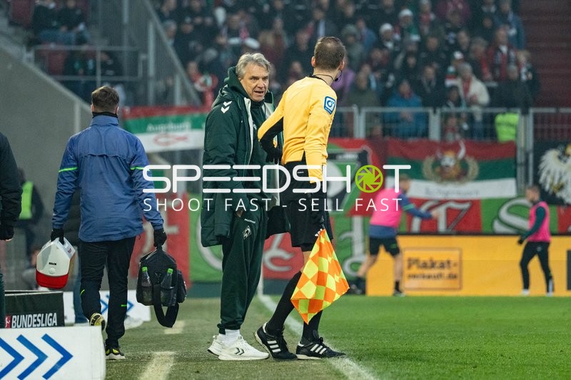 Trainer an der Seitenlinie