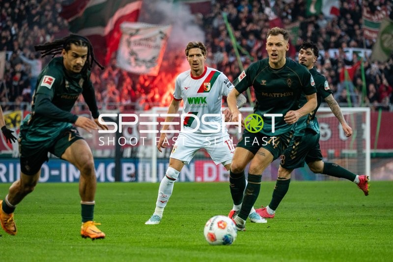 Spieler mit Ball in Aktion