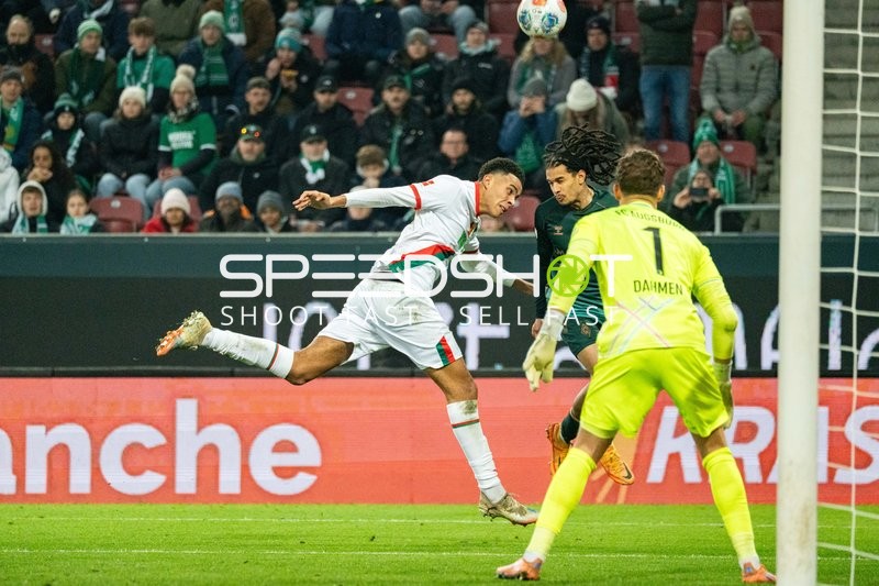 Zweikampf vor dem Tor