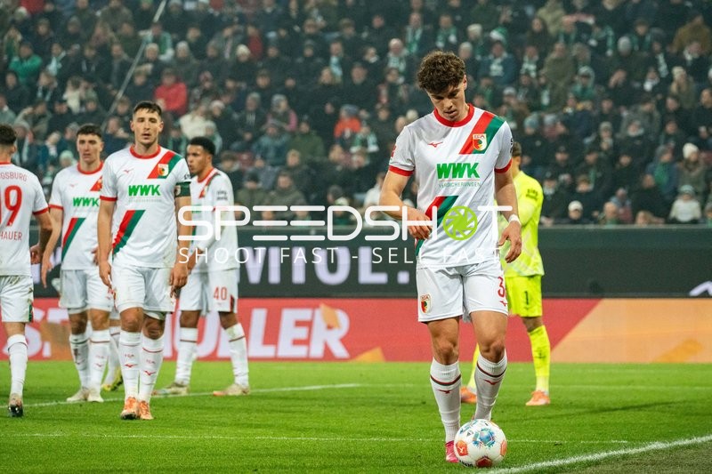 Spieler von FC Augsburg in Aktion