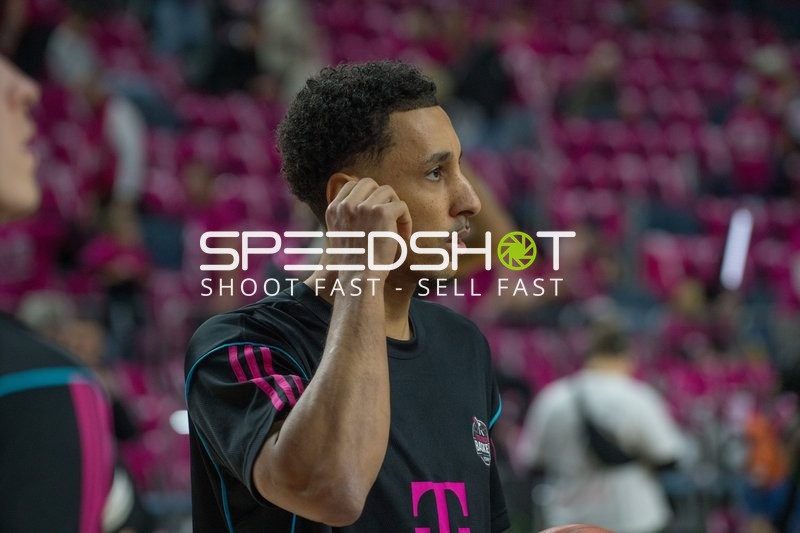 Joel Aminu (21; Telekom Baskets Bonn) in Aktion