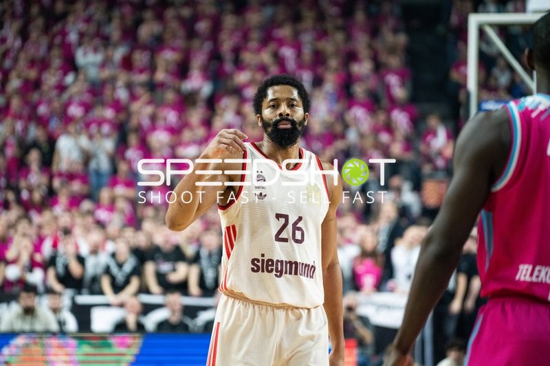 Spencer Dinwiddie (26; FC Bayern Basketball) in Aktion