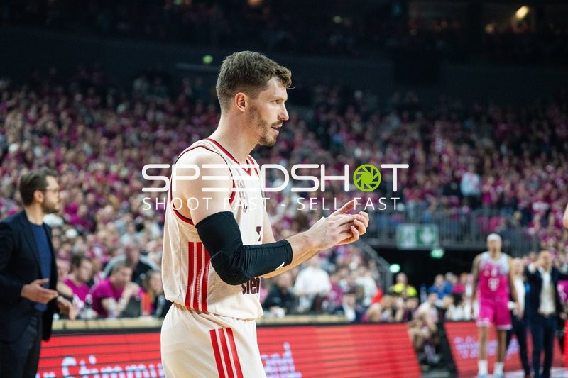 Andreas Obst (13; FC Bayern Basketball) in Aktion