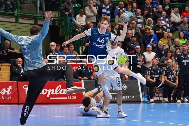 Julian Fuchs (46; Bergischer HC) in Aktion