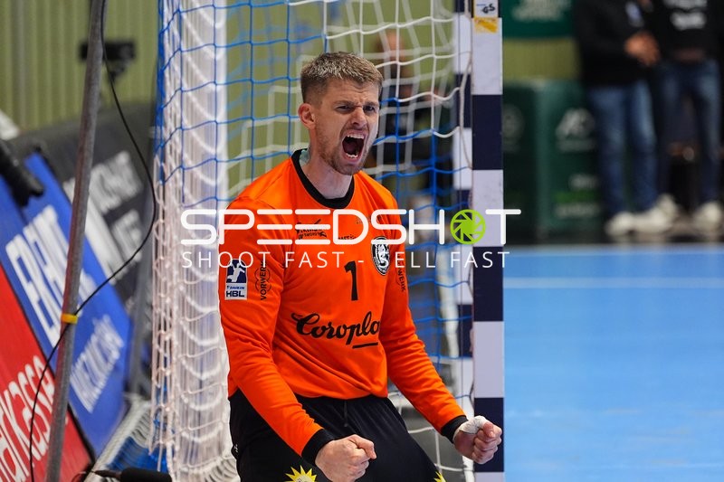 Christopher Rudeck (1; Bergischer HC) jubelt