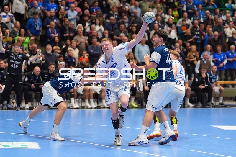 Niels Versteijnen (25; TBV Lemgo) in Aktion