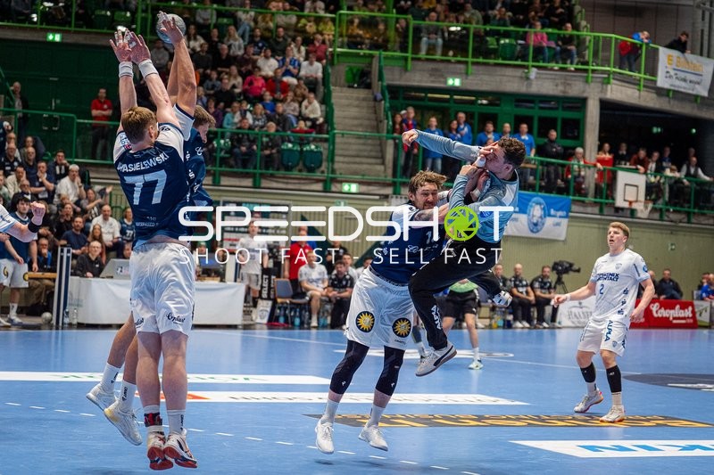 Gerdas Babarskas (14; Bergischer HC) und Lukas Hutecek (2; TBV Lemgo) in Aktion