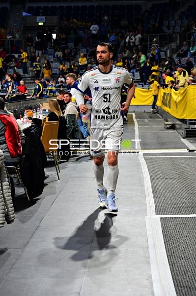 Casper Ulrich Mortensen (6; HSV Hamburg) und Kevin Gerwin (49; Rhein Neckar Löwen) in Aktion