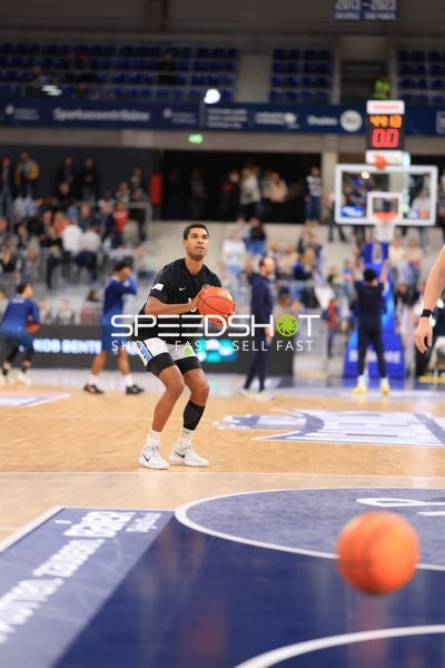 Basketball-Szene mit Ball