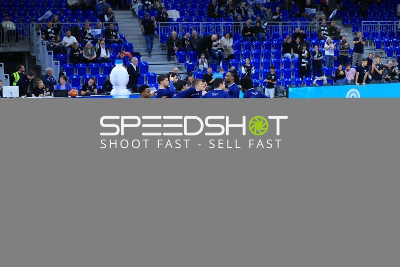 Osun Osunniyi (12; MLP Academics Heidelberg) und Samuell Williamson (10; MLP Academics Heidelberg) auf dem Spielfeld