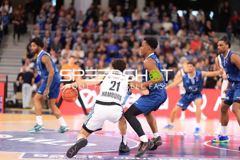 DJ Horne (0; MLP Academics Heidelberg) und Osun Osunniyi (12; MLP Academics Heidelberg) in Aktion