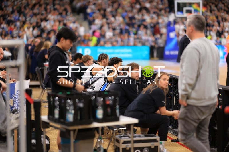 Basketball-Szene am Spielfeldrand