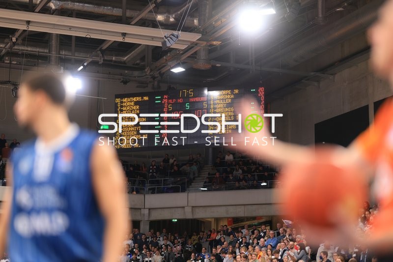 Stadion-Szene mit Spielstand
