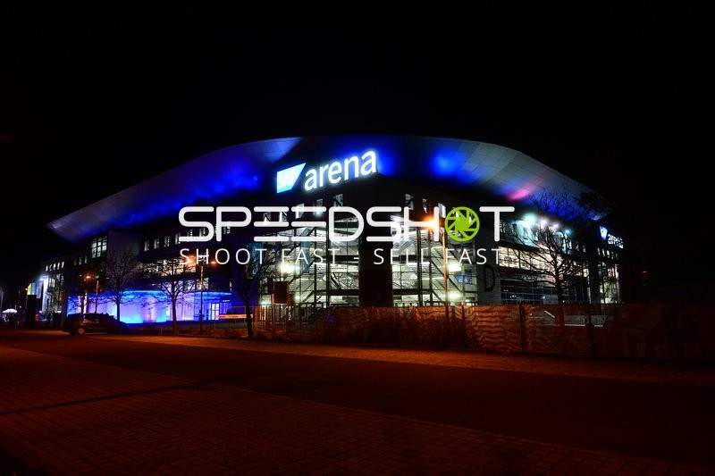 SAP Arena bei Nacht