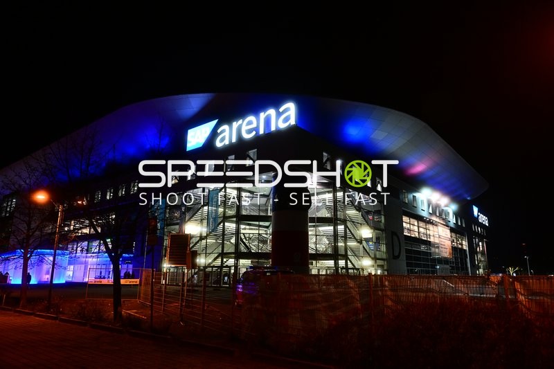 SAP Arena bei Nacht