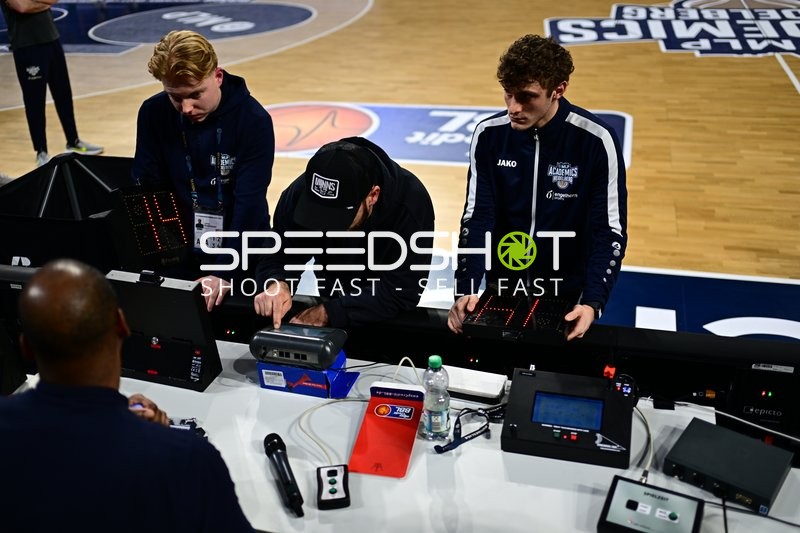 Shot Clock Fehler bei MLP Academics vs Telekom Baskets Bonn