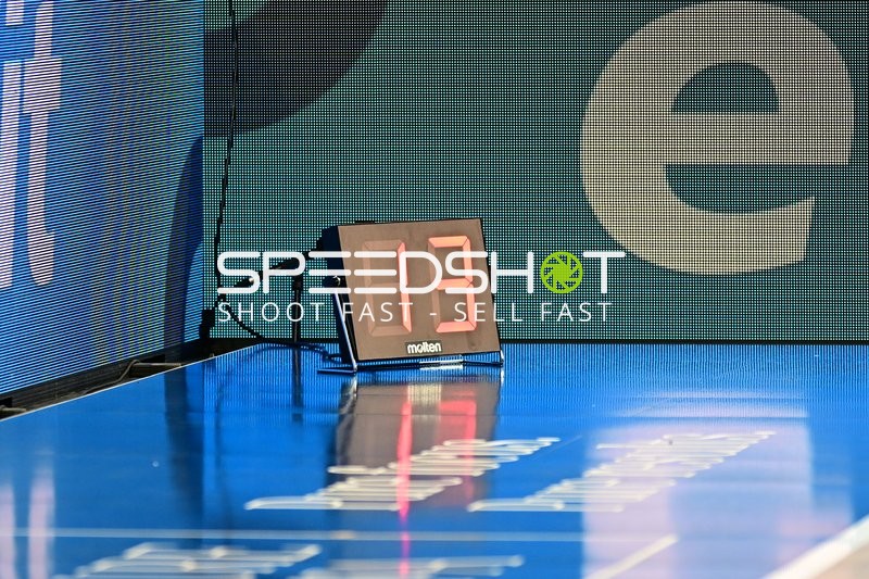 Wechselanzeige auf Spielfeld