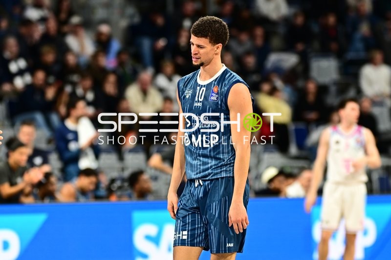 Samuell Williamson (10; MLP Academics Heidelberg) in Aktion